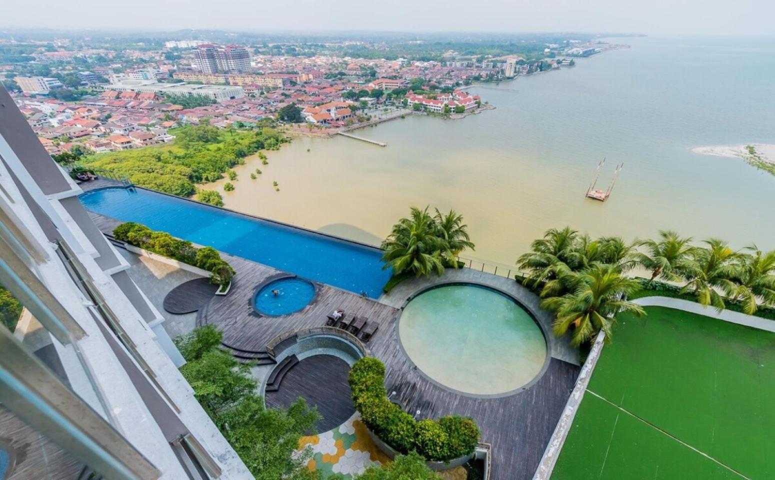 Silverscape Seaview Residence Melaka Exterior foto